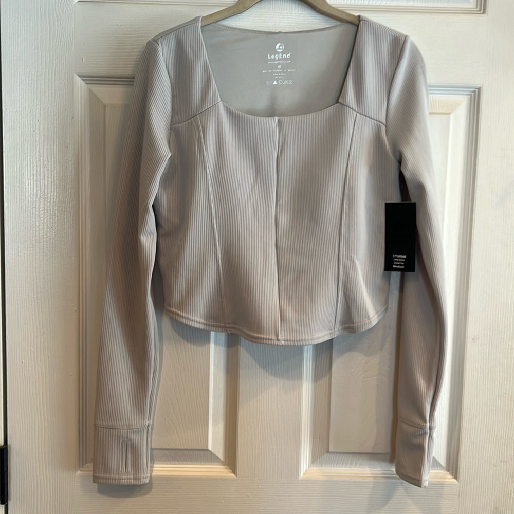 LegEnd brand size M long sleeve sculpt crop top- NWT.